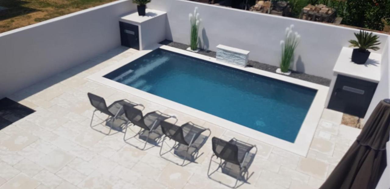 Villa Maris Nin Exterior photo